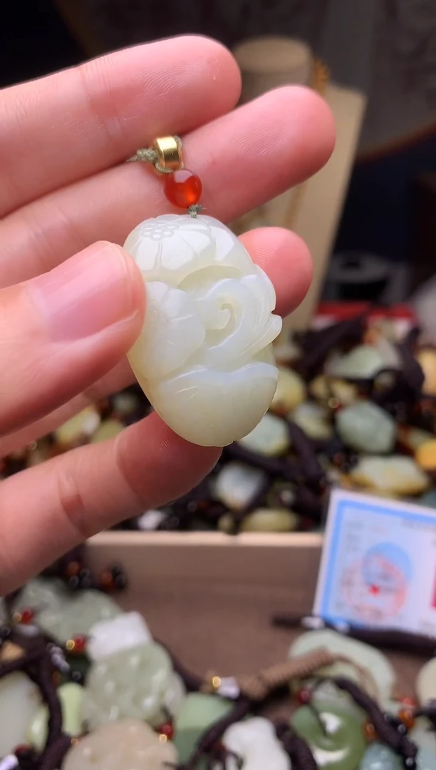 颈饰未镶嵌和田玉新疆料青海料清水和田玉吊坠