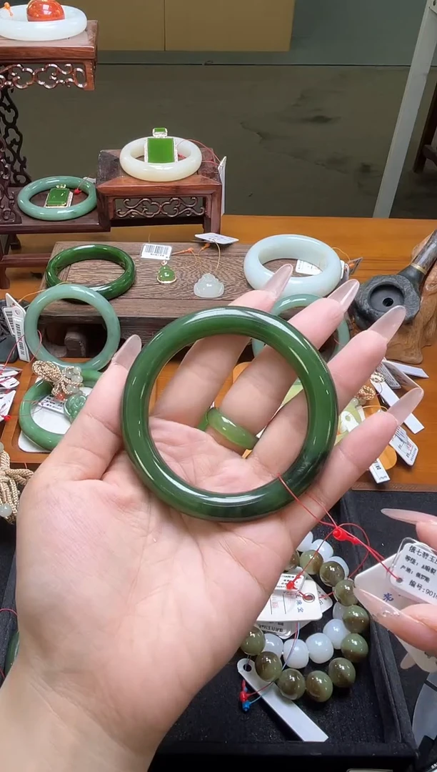 未镶嵌手镯和田玉俄七碧玉 57圈