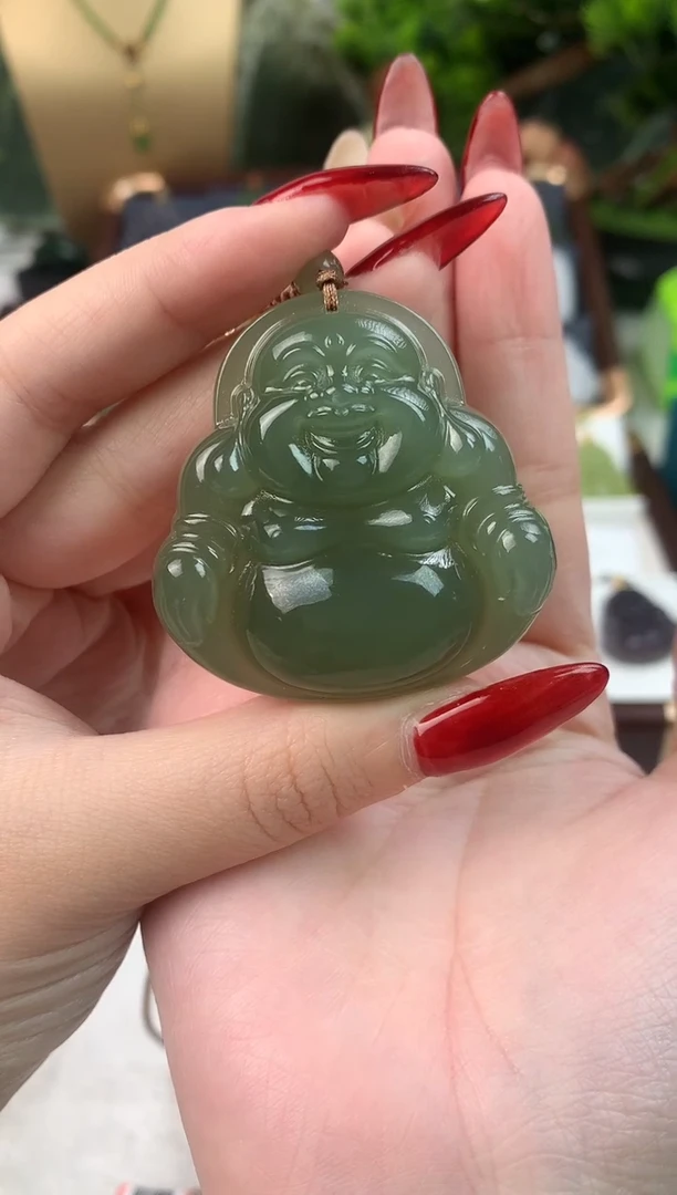 颈饰未镶嵌和田玉吊坠