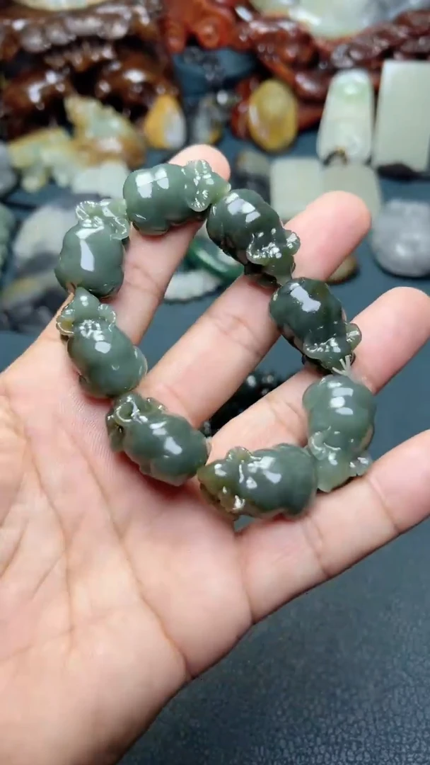 和田玉未镶嵌把件-