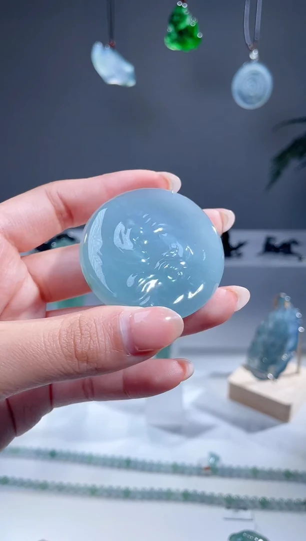 【闪购商品】翡翠颈饰未镶嵌天然A货翡翠   