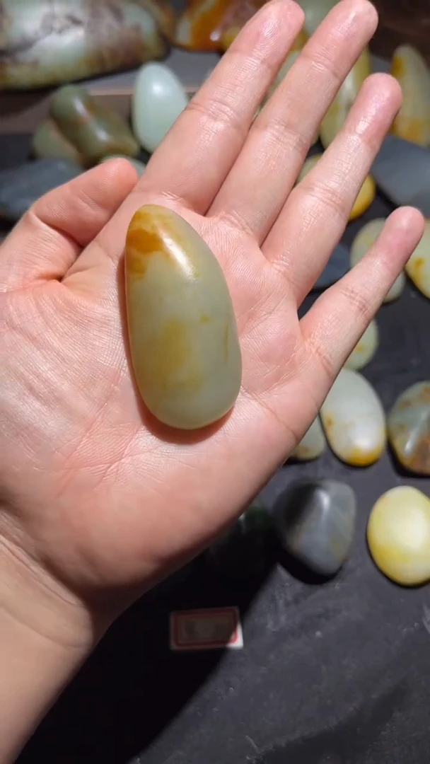 和田玉未镶嵌颈饰和田玉