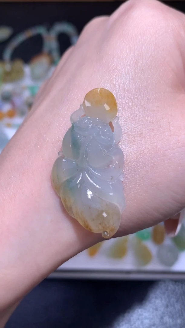未镶嵌定制翡翠金鱼