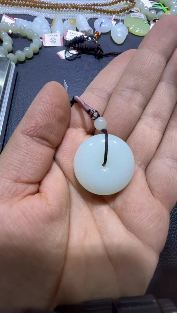 吊坠(赠链)未镶嵌和田玉天泰白玉平安扣（产地直发）