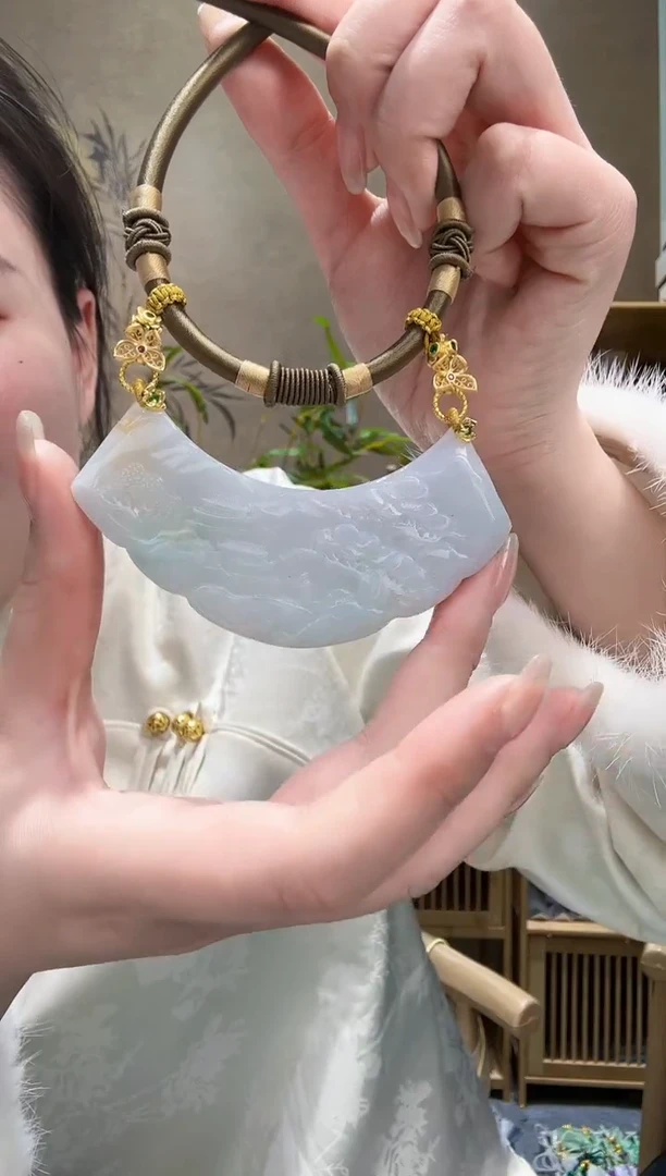 【闪购商品】翡翠颈饰未镶嵌在吊坠