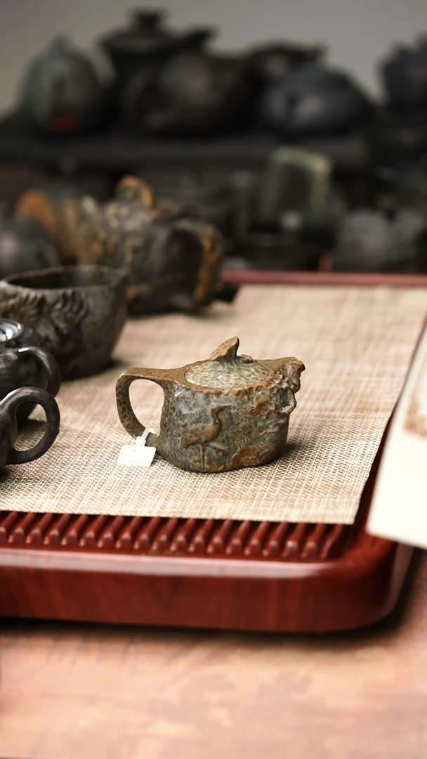 陈国力老师作品冰碛岩重工雕刻一路连升壶