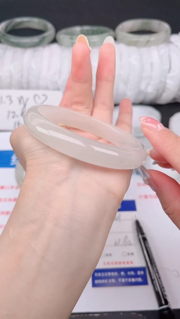 石英质玉手镯未镶嵌401-61/62