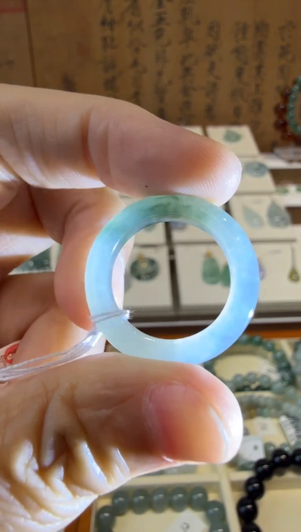 翡翠挂件未镶嵌A货翡翠多样性孤品