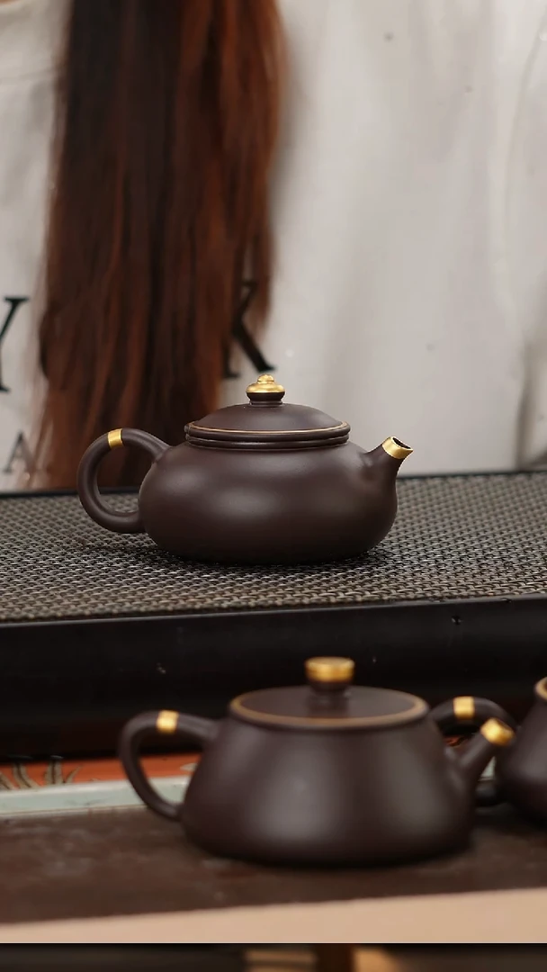 茶壶紫砂四号井茄皮紫泥描金寒江130cc