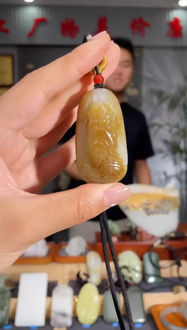 和田玉未镶嵌颈饰1