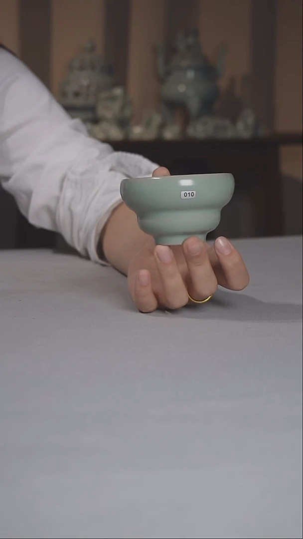 汝瓷010号微瑕葫芦杯
