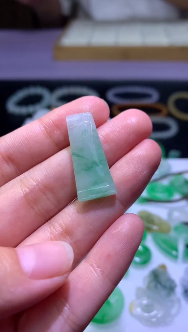 未镶嵌定制翡翠毛货