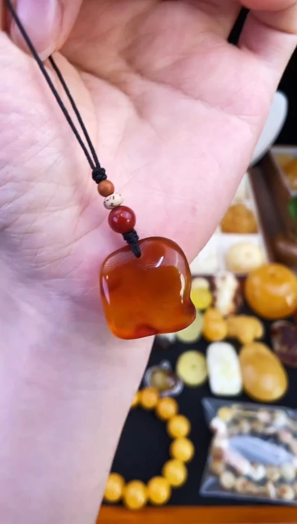 琥珀未镶嵌珠宝奇石柒月