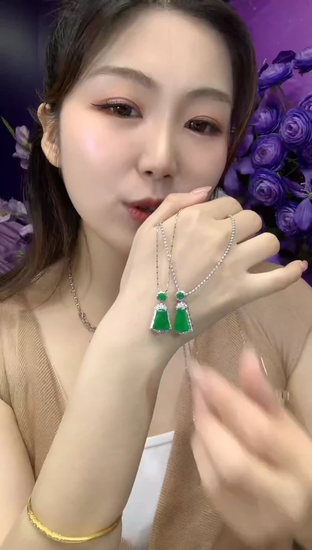 吊坠(不含链)18K金镶嵌翡翠A19翡翠多样性发一件