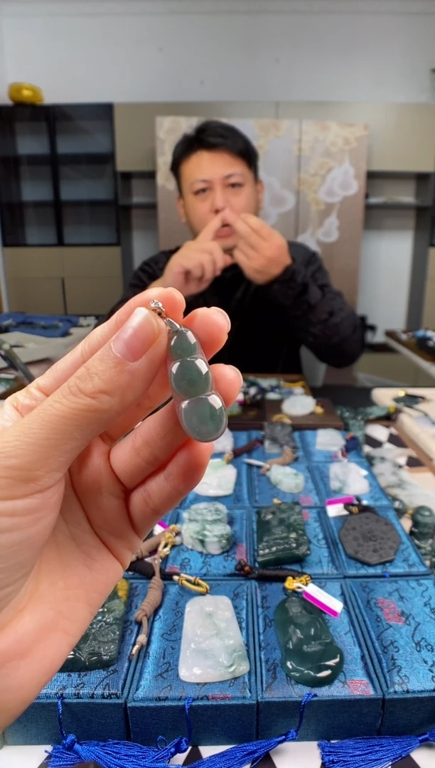 颈饰未镶嵌翡翠多样性发其一