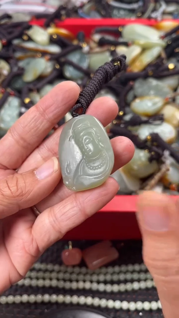 【闪购商品】和田玉颈饰未镶嵌多样性发货没有证书拍一发一有瑕