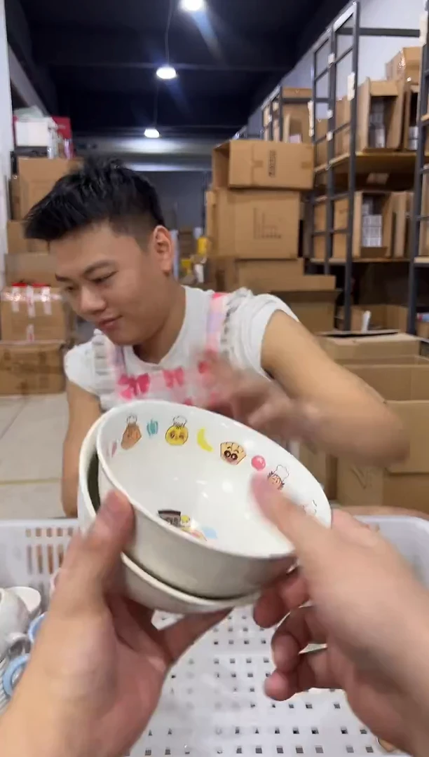瓷片新款面包超人大圆碗一对