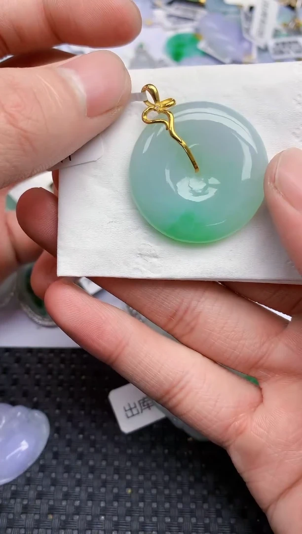 颈饰18K金镶嵌翡翠88   天然翡翠A货  百元以上9米证书费自理