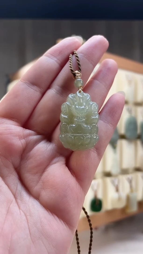 颈饰未镶嵌和田玉青海料凤九（打灯微结构）