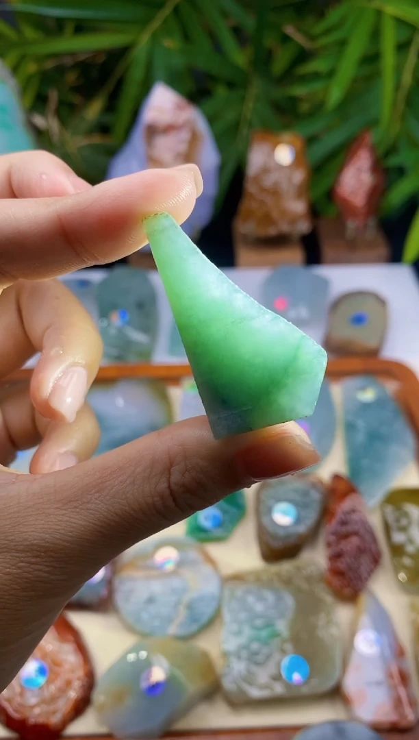 定制翡翠未镶嵌翡翠