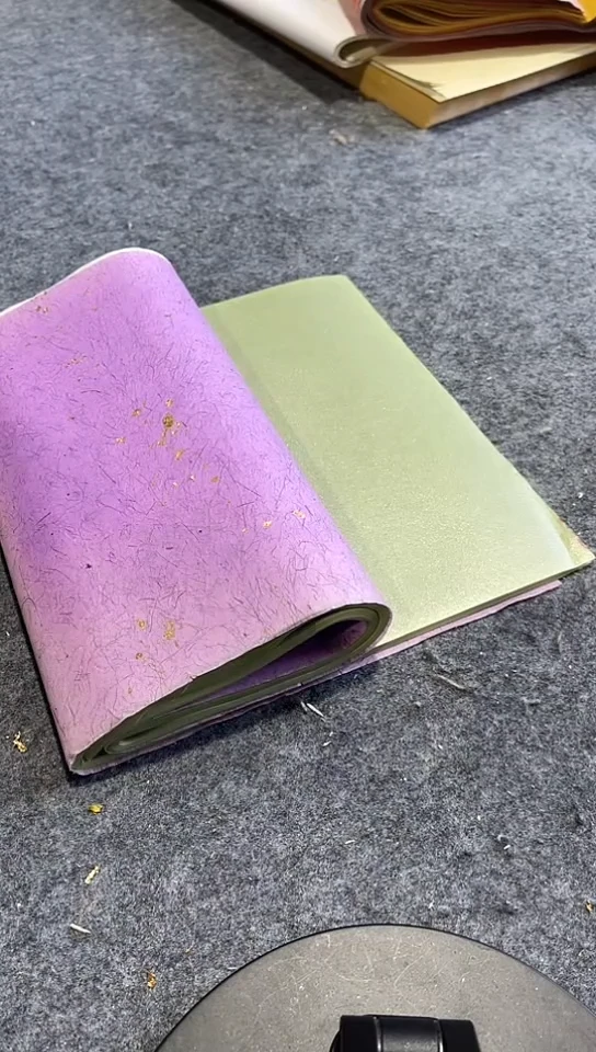 22/68竹叶青绿色眼皮泥金50张