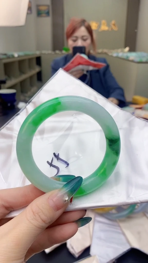 【闪购商品】翡翠手镯未镶嵌0481482305