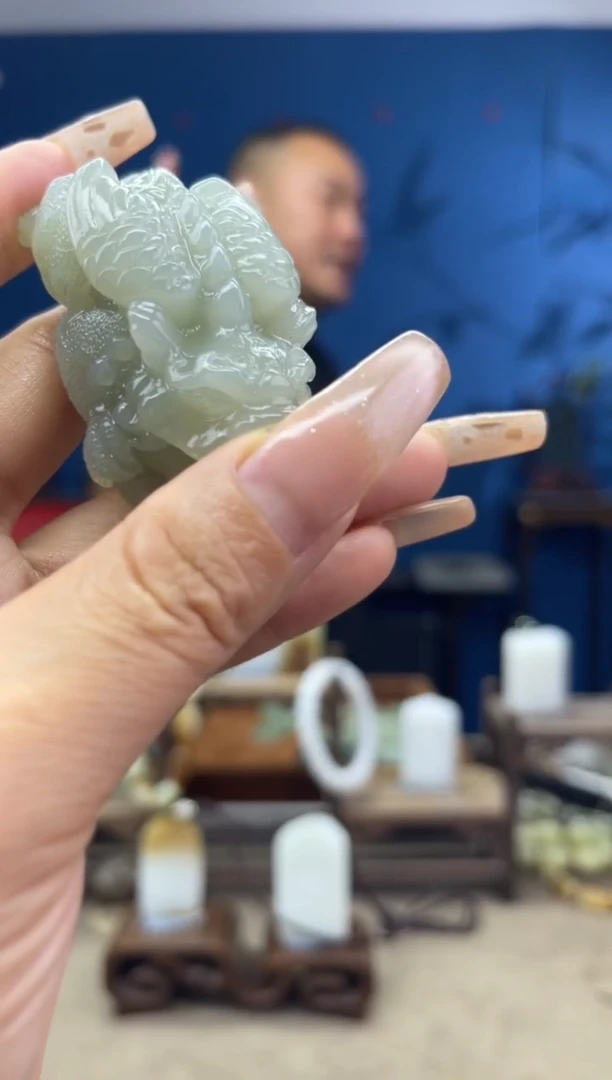 和田玉未镶嵌颈饰1