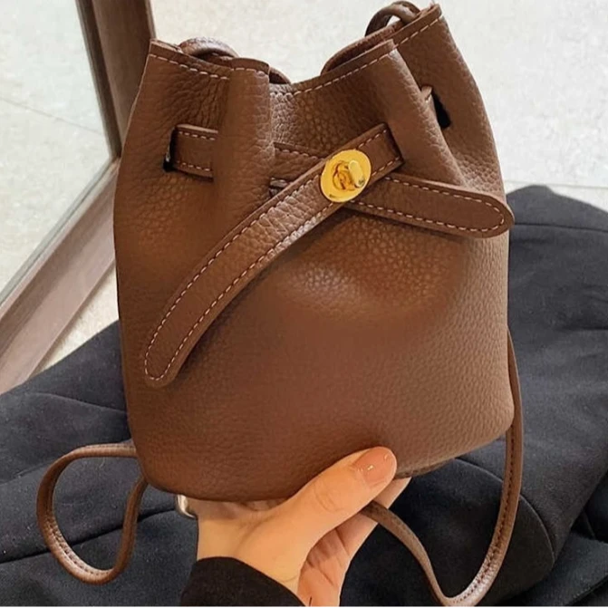 新款软皮荔枝纹小包包水桶包迷你包包适合春游