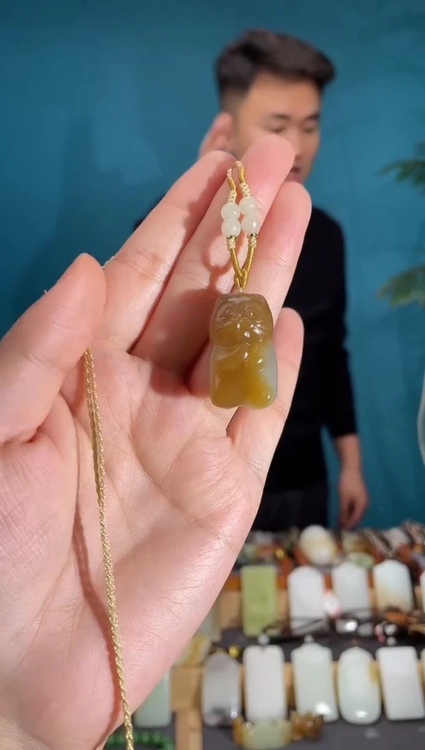 颈饰未镶嵌和田玉1