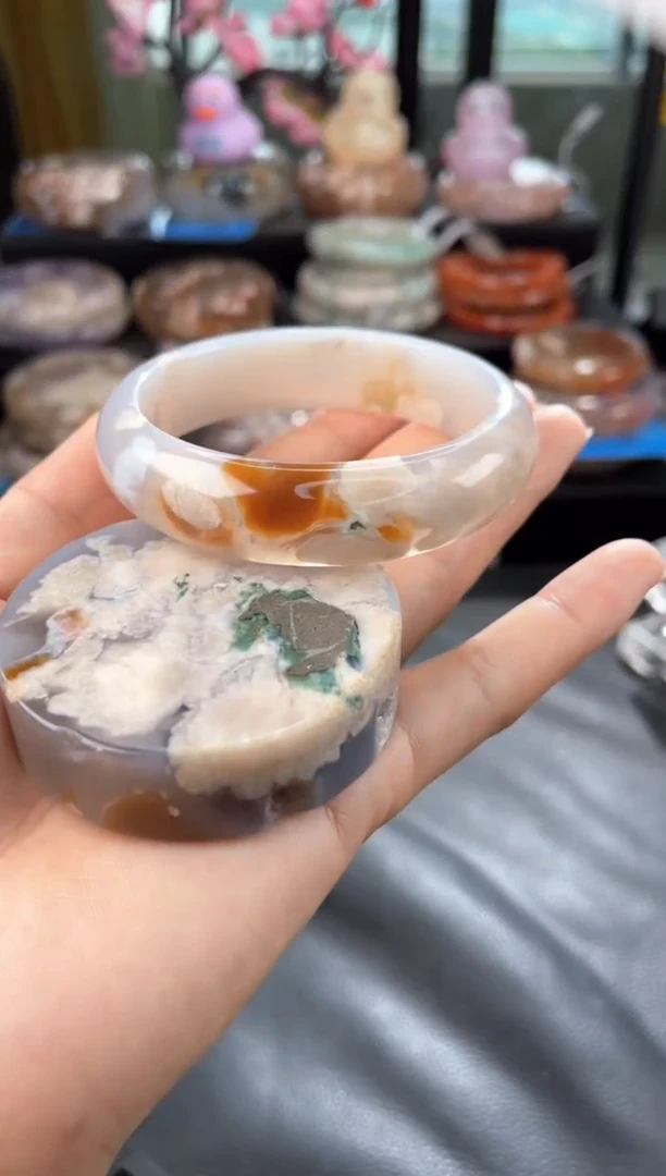 石英质玉手镯未镶嵌60