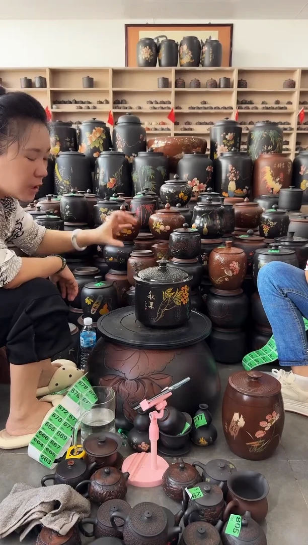 罐瑕疵 彩填 锤纹茶叶罐 723 黑