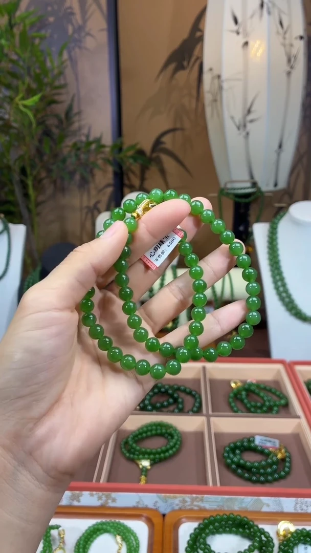 颈饰未镶嵌和田玉（碧玉）8阳绿无矿锁骨链