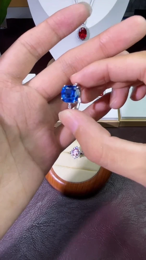 合金合成钻石蓝宝戒指