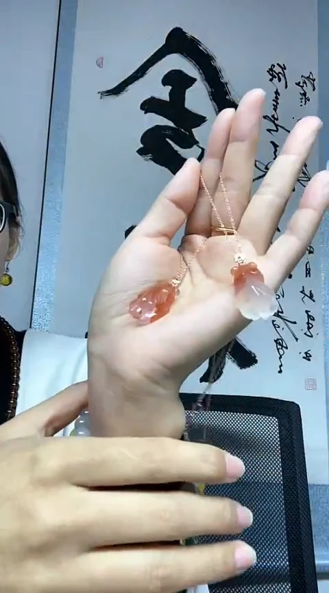【闪购商品】南红玛瑙吊坠(不含链)银S925镶嵌金鱼多样性发一件