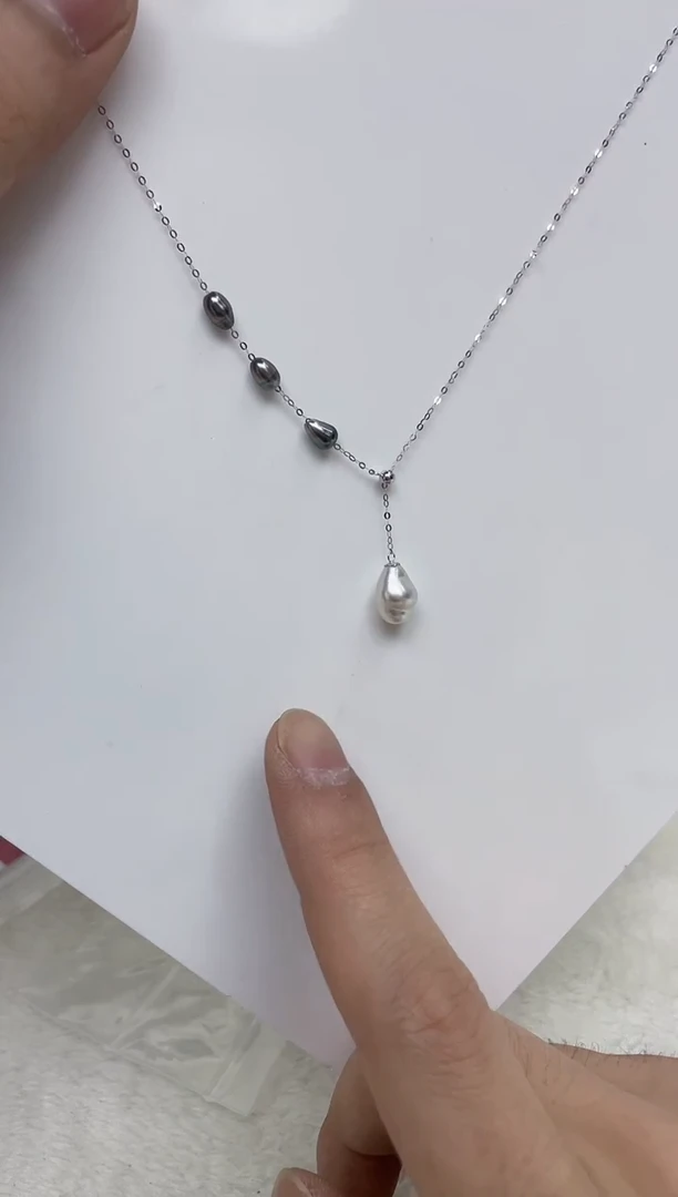 颈饰18K金镶嵌海水珍珠