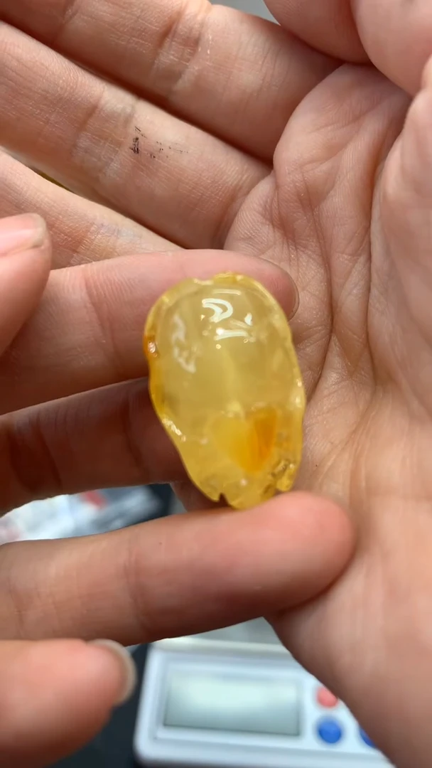 未镶嵌琥珀珠宝奇石45