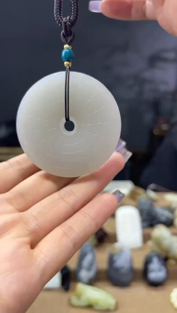 颈饰未镶嵌和田玉1