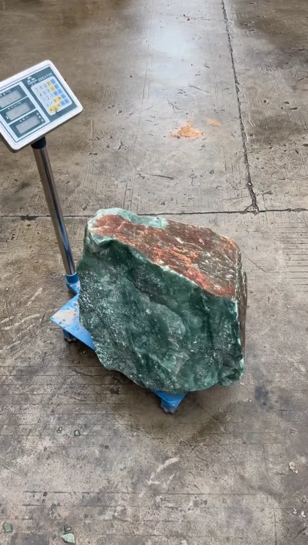 石英质玉原石未镶嵌东*绿草莓原石28个99发一