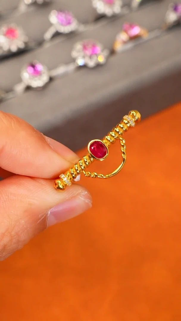 【闪购商品】红宝石颈饰18K金镶嵌0.36ct