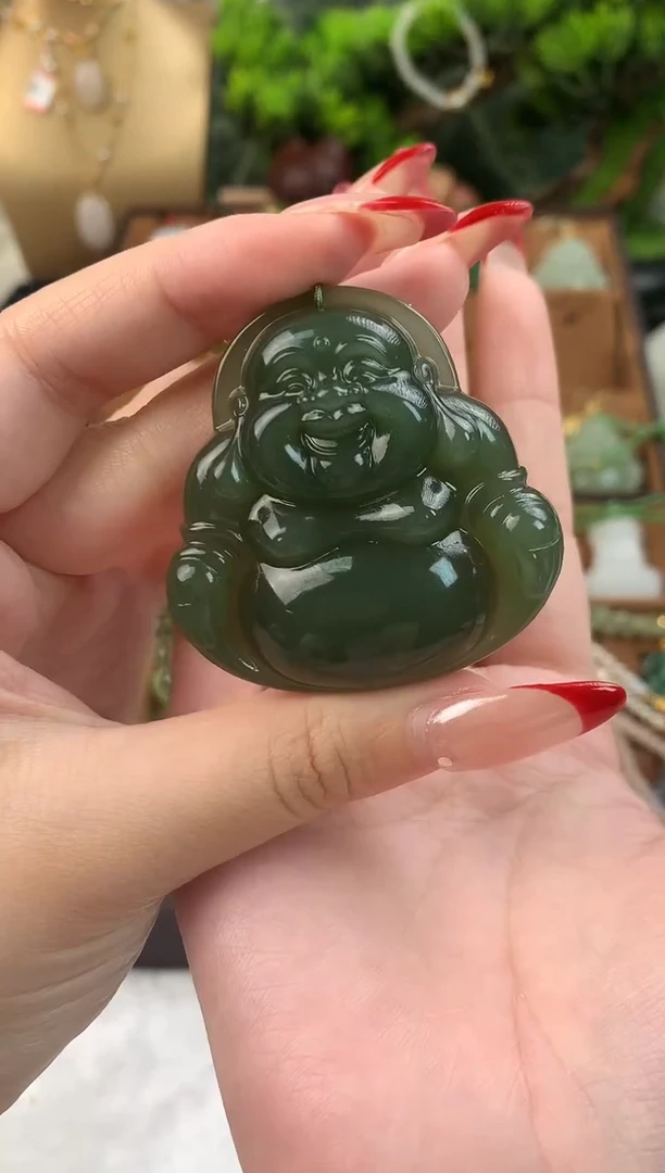 颈饰未镶嵌和田玉吊坠