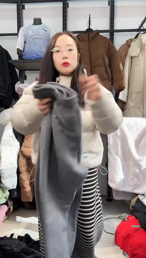 2534 闪购编码  运动卫衣裤以直播间过款为准 尺码  ·