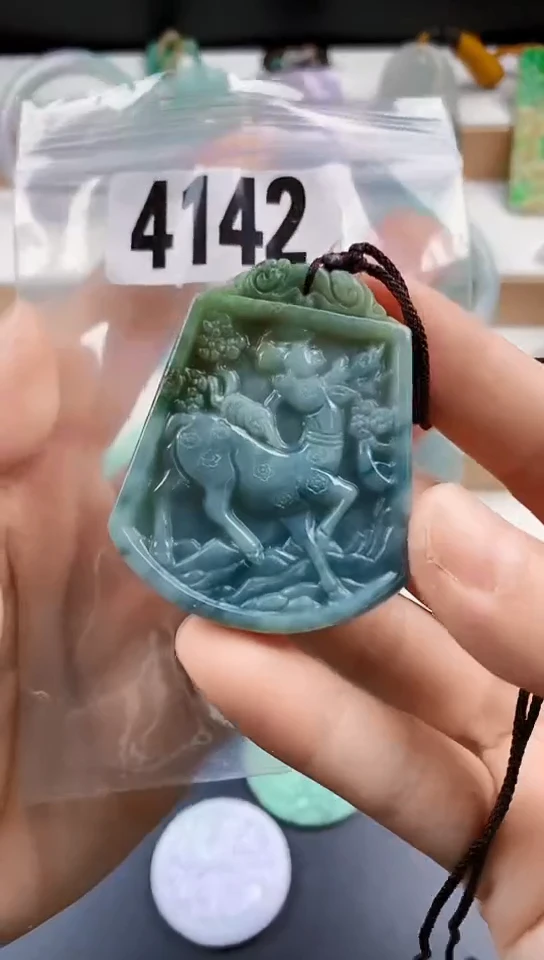 颈饰未镶嵌翡翠天然翡翠吊坠挂件