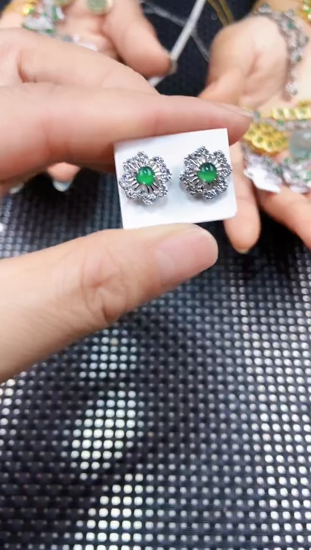 【闪购商品】翡翠耳饰未镶嵌11111111