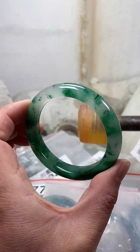 【闪购商品】石英质玉手镯未镶嵌57+939