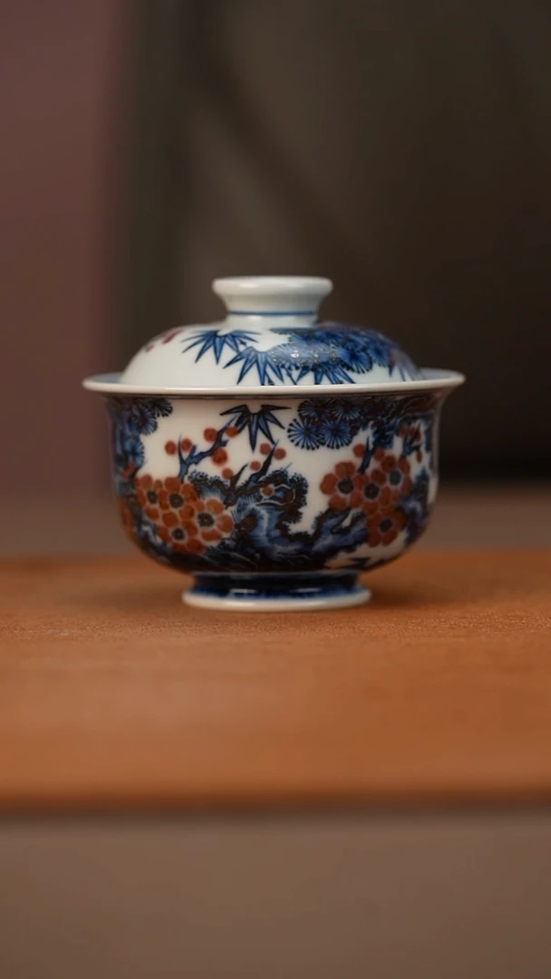 又见春风青花釉里红松竹梅盖碗