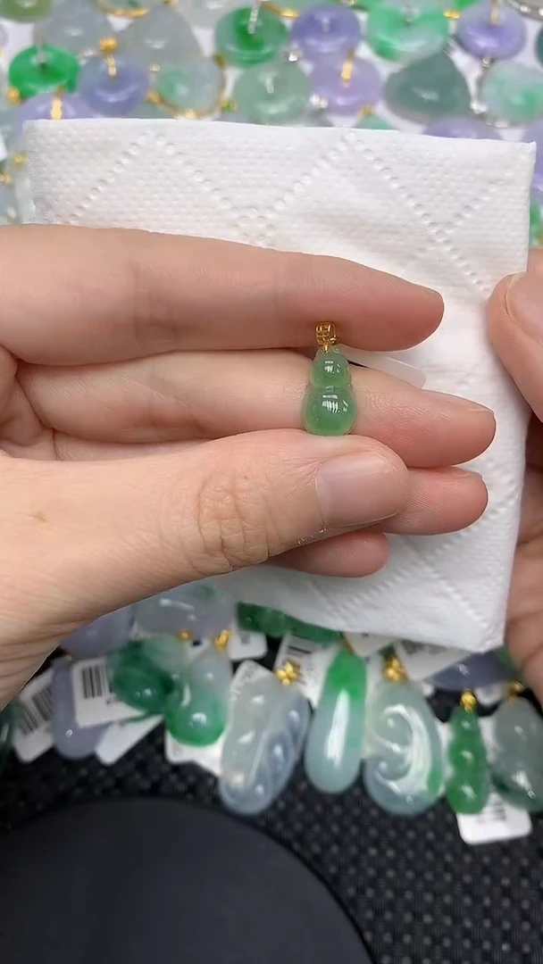 颈饰18K金镶嵌翡翠11111111