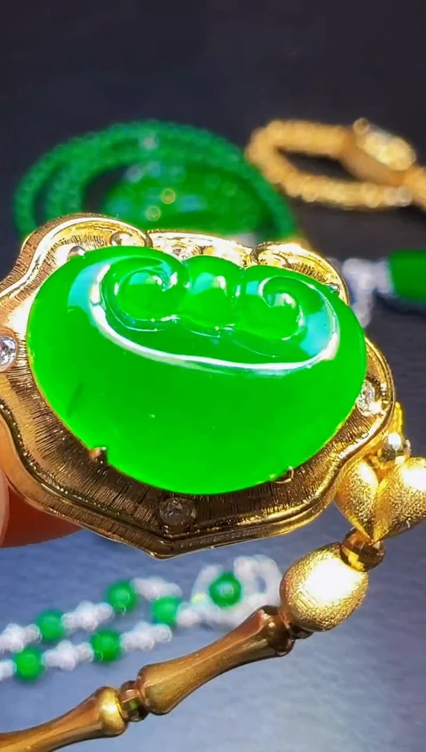 18K金镶嵌手链翡翠?***已翡翠
