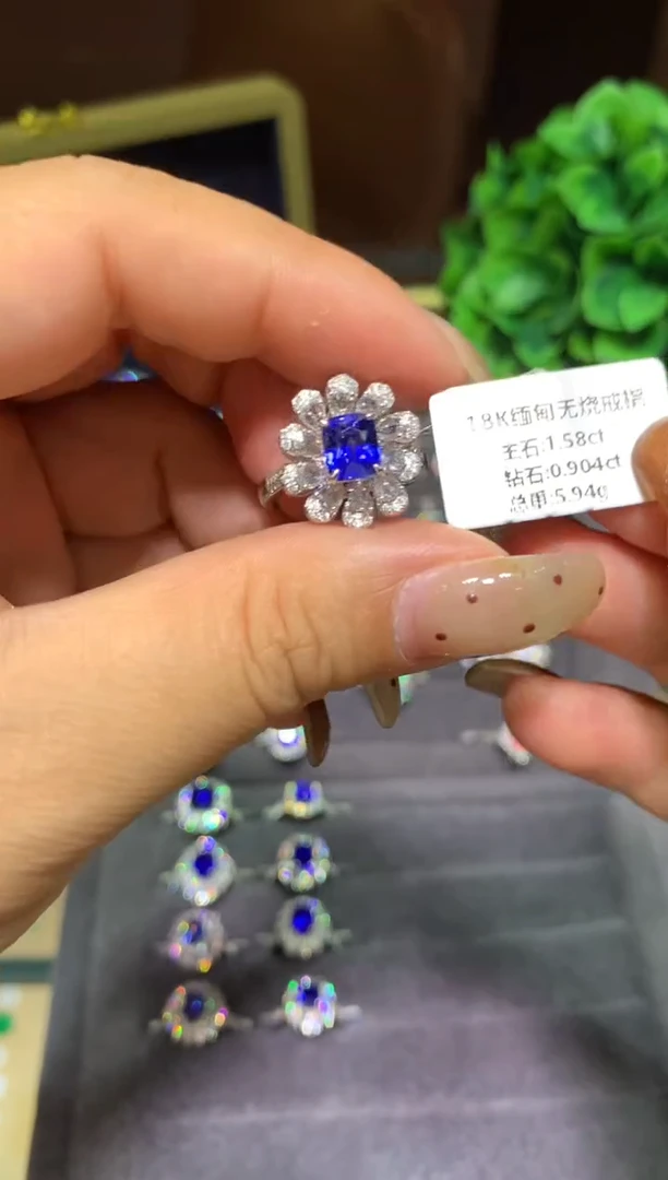 戒指蓝宝石18K金镶嵌1.58ct