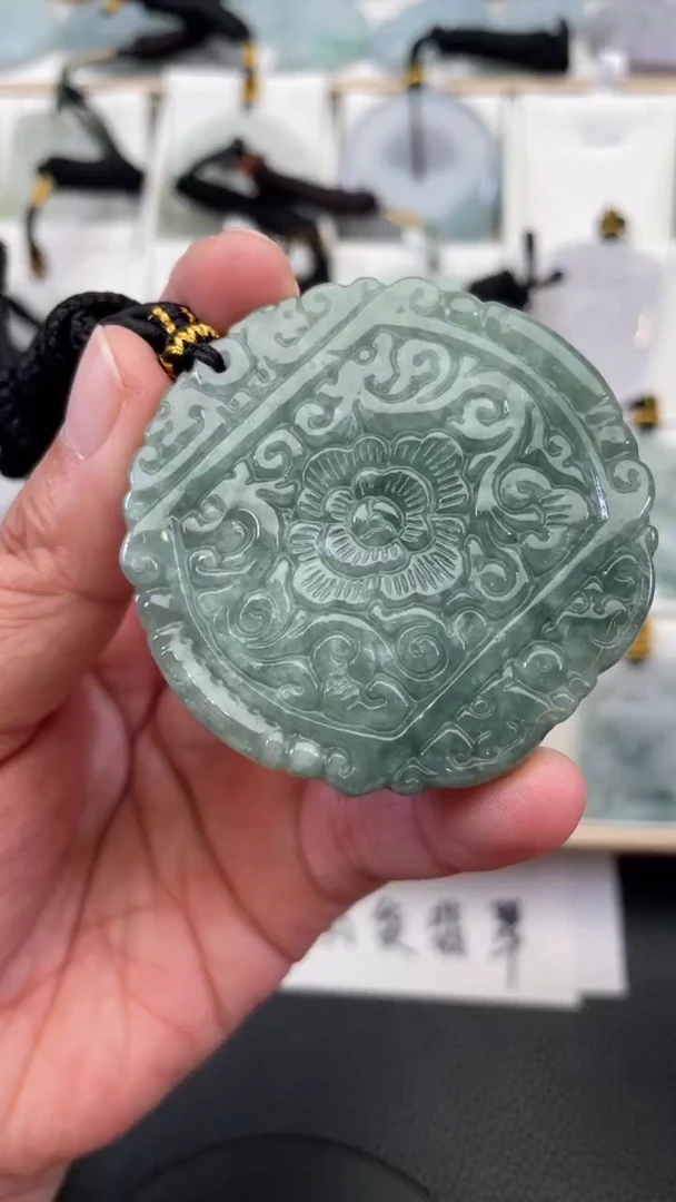 颈饰未镶嵌翡翠天然缅甸翡翠A货60