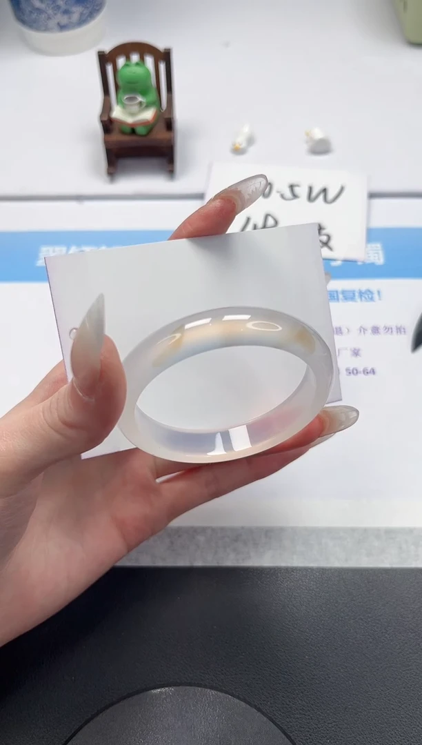 【闪购商品】石英质玉手镯未镶嵌V411-52.2